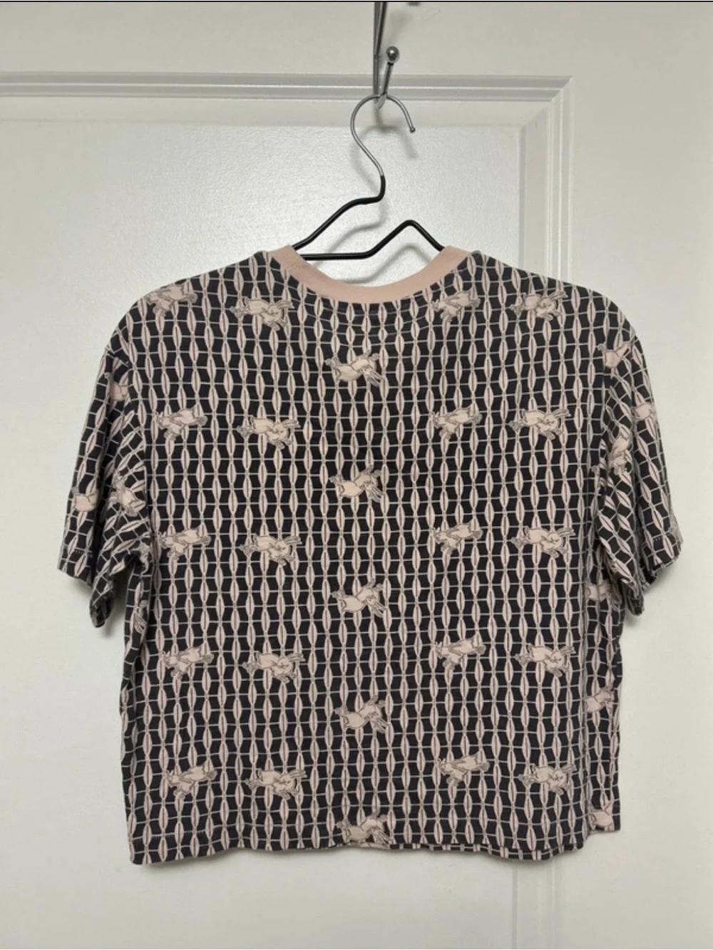 Uniqlo Short Sleeve Crewneck Top in Black and Beige Pink